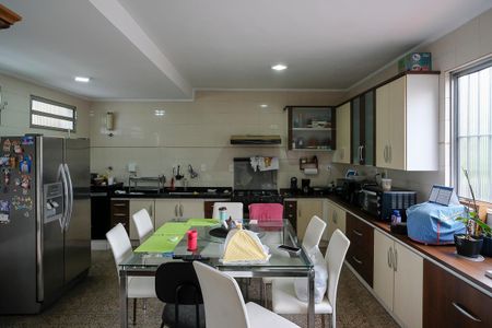 Casa à venda com 255m², 4 quartos e 7 vagasCozinha