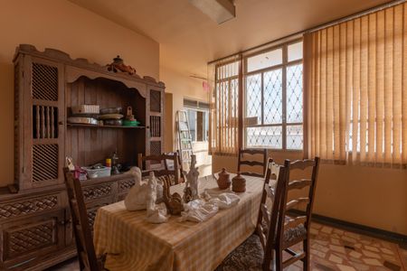 Casa à venda com 360m², 4 quartos e 2 vagas Casa à venda com 360m², 4 quartos e 2 vagasCopa - Casa 1