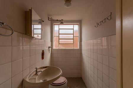 Casa à venda com 360m², 4 quartos e 2 vagas Casa à venda com 360m², 4 quartos e 2 vagasBanheiro Social - Casa 2