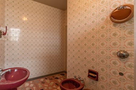 Casa à venda com 360m², 4 quartos e 2 vagas Casa à venda com 360m², 4 quartos e 2 vagasBanheiro Suíte - Casa 1