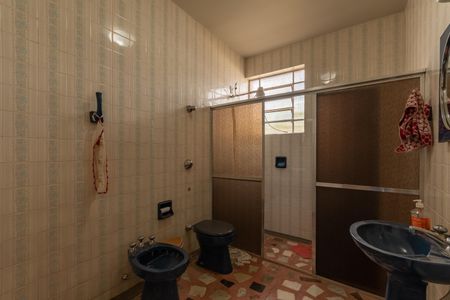 Casa à venda com 360m², 4 quartos e 2 vagas Casa à venda com 360m², 4 quartos e 2 vagasBanheiro Social - Casa 1