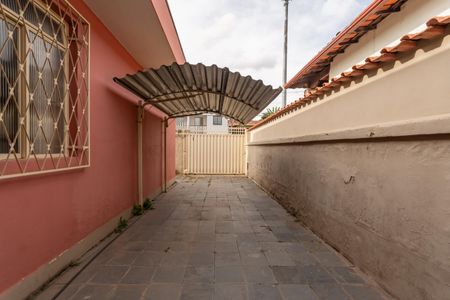 Casa à venda com 360m², 4 quartos e 2 vagas Casa à venda com 360m², 4 quartos e 2 vagasGaragem - Casa 1