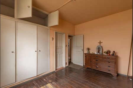 Casa à venda com 360m², 4 quartos e 2 vagas Casa à venda com 360m², 4 quartos e 2 vagasSuíte