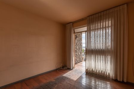 Casa à venda com 360m², 4 quartos e 2 vagas Casa à venda com 360m², 4 quartos e 2 vagasEntrada - Casa 1