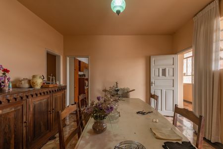 Casa à venda com 360m², 4 quartos e 2 vagas Casa à venda com 360m², 4 quartos e 2 vagasSala de Jantar - Casa 1