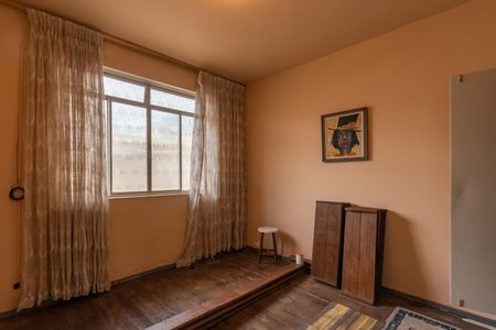 Casa à venda com 360m², 4 quartos e 2 vagas Casa à venda com 360m², 4 quartos e 2 vagasQuarto 1 - Casa 1