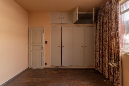 Casa à venda com 360m², 4 quartos e 2 vagas Casa à venda com 360m², 4 quartos e 2 vagasQuarto 2 - Casa 1