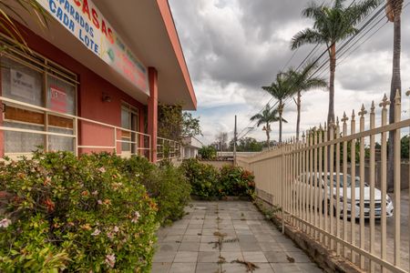 Casa à venda com 360m², 4 quartos e 2 vagas Casa à venda com 360m², 4 quartos e 2 vagasEntrada