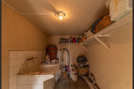 Casa à venda com 360m², 4 quartos e 2 vagas Casa à venda com 360m², 4 quartos e 2 vagasLavanderia - Casa 1