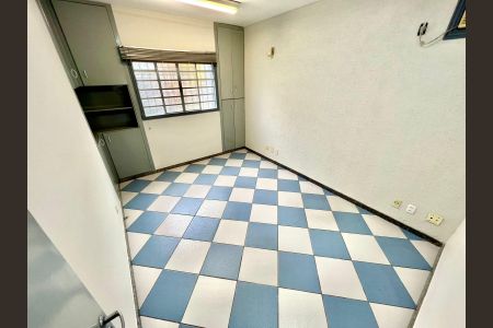 Casa à venda com 420m², 7 quartos e 8 vagas Casa à venda com 420m², 7 quartos e 8 vagasQuarto 2