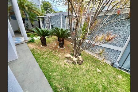 Casa à venda com 420m², 7 quartos e 8 vagas Casa à venda com 420m², 7 quartos e 8 vagasJardim