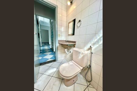 Casa à venda com 420m², 7 quartos e 8 vagas Casa à venda com 420m², 7 quartos e 8 vagasBanheiro