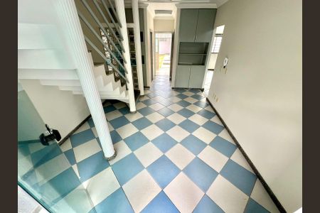 Casa à venda com 420m², 7 quartos e 8 vagas Casa à venda com 420m², 7 quartos e 8 vagasSala