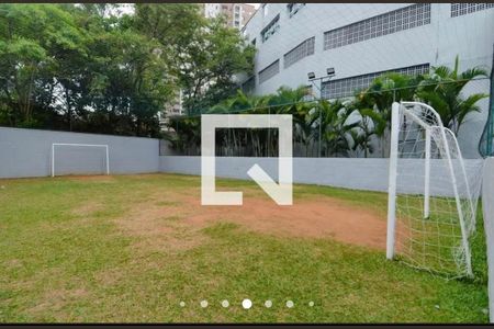 Apartamento à venda com 48m², 2 quartos e 1 vaga Apartamento à venda com 48m², 2 quartos e 1 vagaÁrea comum - Campo de futebol