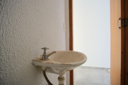 Casa de condomínio à venda com 58m², 2 quartos e 1 vagaLavabo