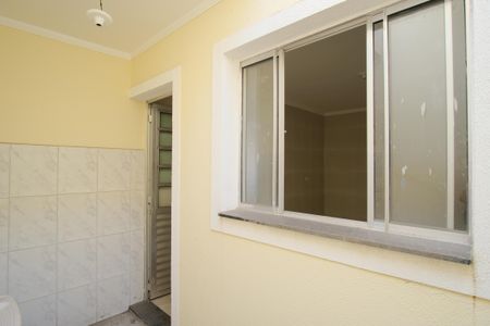 Casa de condomínio à venda com 70m², 2 quartos e 1 vagaÁrea de Serviço