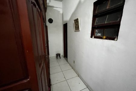 Corredor de apartamento à venda com 3 quartos, 110m² em Jardim Guanabara, Rio de Janeiro