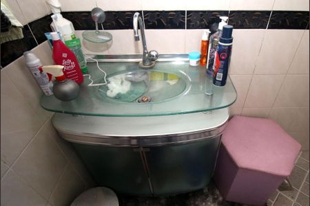 Casa à venda com 180m², 3 quartos e 3 vagasBanheiro 2