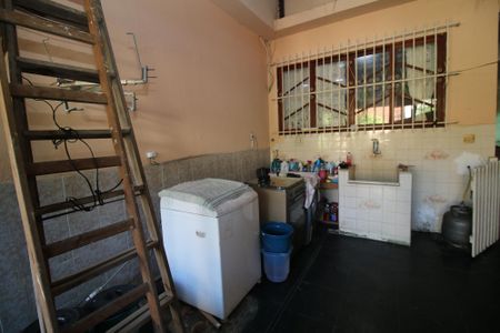 Casa à venda com 180m², 3 quartos e 3 vagasÁrea de Serviço