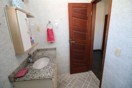 Casa à venda com 180m², 3 quartos e 3 vagasBanheiro 1