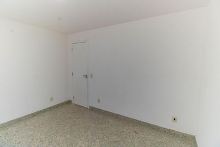 Casa à venda com 500m², 4 quartos e 3 vagas Casa à venda com 500m², 4 quartos e 3 vagasQuarto 2