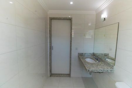 Casa à venda com 500m², 4 quartos e 3 vagas Casa à venda com 500m², 4 quartos e 3 vagasBanheiro da Suíte 1