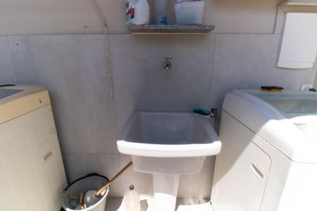 Casa à venda com 500m², 4 quartos e 3 vagas Casa à venda com 500m², 4 quartos e 3 vagasÁrea de Serviço