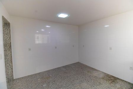 Casa à venda com 500m², 4 quartos e 3 vagas Casa à venda com 500m², 4 quartos e 3 vagasCozinha