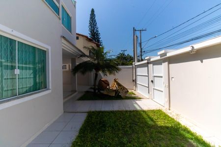 Casa à venda com 500m², 4 quartos e 3 vagas Casa à venda com 500m², 4 quartos e 3 vagasÁrea externa