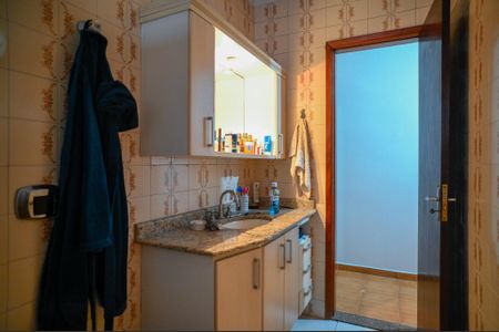 Casa à venda com 306m², 3 quartos e 2 vagasBanheiro Social