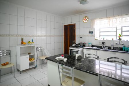 Casa à venda com 306m², 3 quartos e 2 vagasCozinha