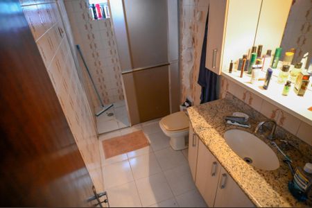 Casa à venda com 306m², 3 quartos e 2 vagasBanheiro Social