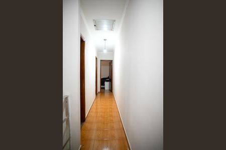 Casa à venda com 306m², 3 quartos e 2 vagasCorredor