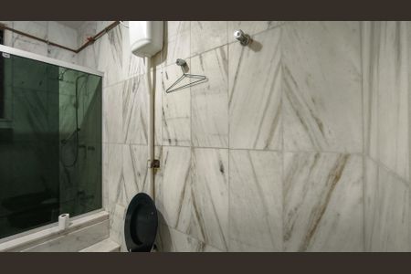 Casa à venda com 285m², 5 quartos e 3 vagas Casa à venda com 285m², 5 quartos e 3 vagasBanheiro da Suíte 1