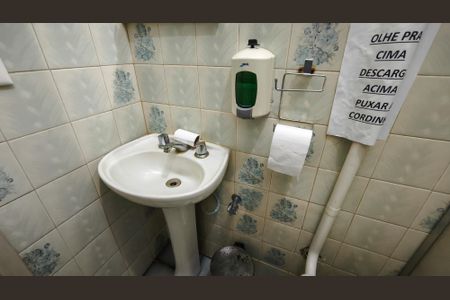 Casa à venda com 285m², 5 quartos e 3 vagas Casa à venda com 285m², 5 quartos e 3 vagasBanheiro Social