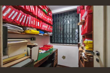 Casa à venda com 285m², 5 quartos e 3 vagas Casa à venda com 285m², 5 quartos e 3 vagasEscritório