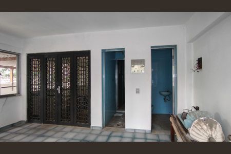 Casa à venda com 285m², 5 quartos e 3 vagas Casa à venda com 285m², 5 quartos e 3 vagasSala