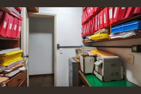 Casa à venda com 285m², 5 quartos e 3 vagas Casa à venda com 285m², 5 quartos e 3 vagasEscritório