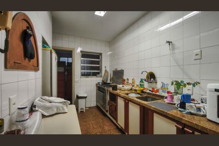 Casa à venda com 285m², 5 quartos e 3 vagas Casa à venda com 285m², 5 quartos e 3 vagasCozinha