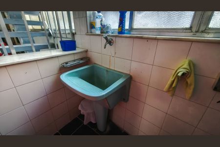 Casa à venda com 285m², 5 quartos e 3 vagas Casa à venda com 285m², 5 quartos e 3 vagasÁrea de Serviço