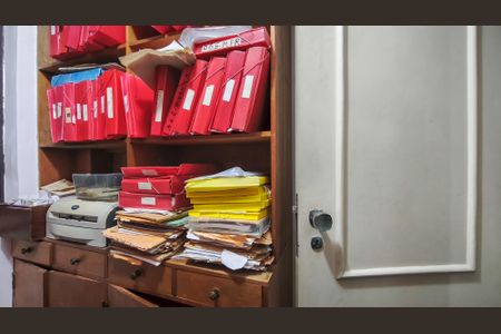 Casa à venda com 285m², 5 quartos e 3 vagas Casa à venda com 285m², 5 quartos e 3 vagasEscritório