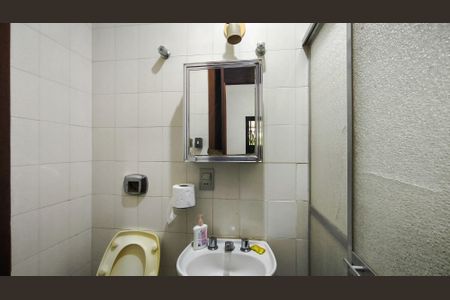 Casa à venda com 285m², 5 quartos e 3 vagas Casa à venda com 285m², 5 quartos e 3 vagasBanheiro da Suíte 2