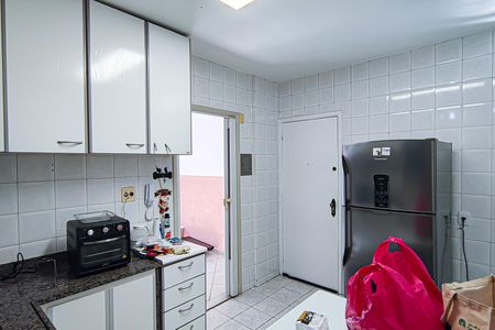 Apartamento à venda com 89m², 2 quartos e 1 vaga Apartamento à venda com 89m², 2 quartos e 1 vagaCozinha e Área de Serviço