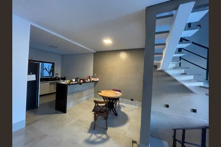 Casa à venda com 230m², 3 quartos e 3 vagas Casa à venda com 230m², 3 quartos e 3 vagasFoto 05