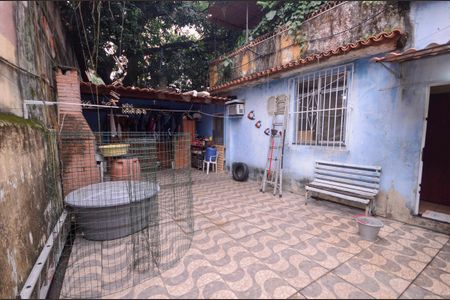 Casa à venda com 196m², 3 quartos e 5 vagas Casa à venda com 196m², 3 quartos e 5 vagasÁrea externa