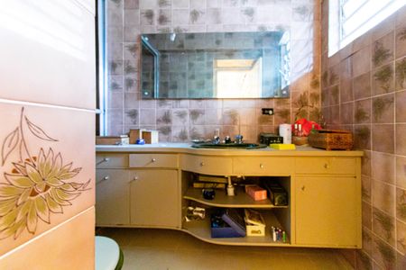 Casa à venda com 300m², 4 quartos e sem vaga Casa à venda com 300m², 4 quartos e sem vagaBanheiro da Suíte 3
