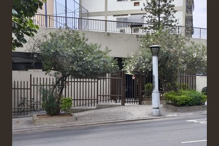 Apartamento à venda com 100m², 2 quartos e 1 vagaFachada e portaria