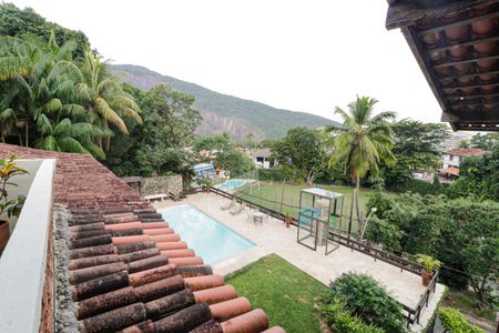 Casa à venda com 600m², 6 quartos e 2 vagas Casa à venda com 600m², 6 quartos e 2 vagasÁrea Privativa