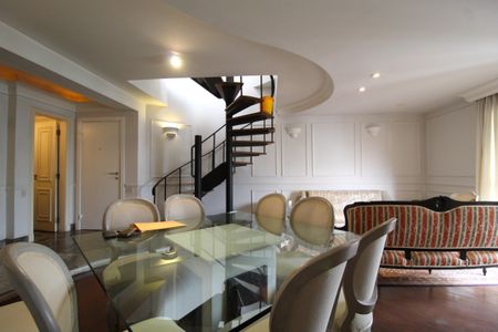 Apartamento à venda com 250m², 2 quartos e 3 vagasSala