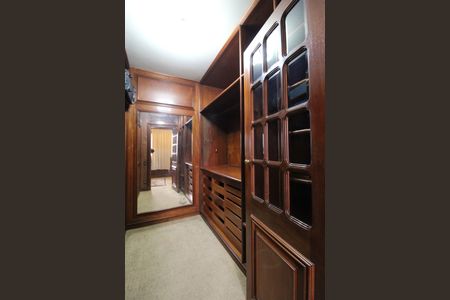 Apartamento à venda com 250m², 2 quartos e 3 vagasCloset da Suíte 2